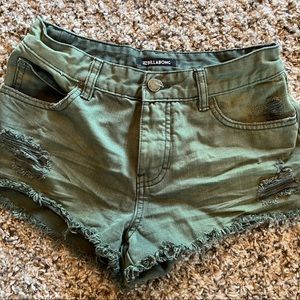 BILLABONG ARMY GREEN DISTRESSED SHORTS